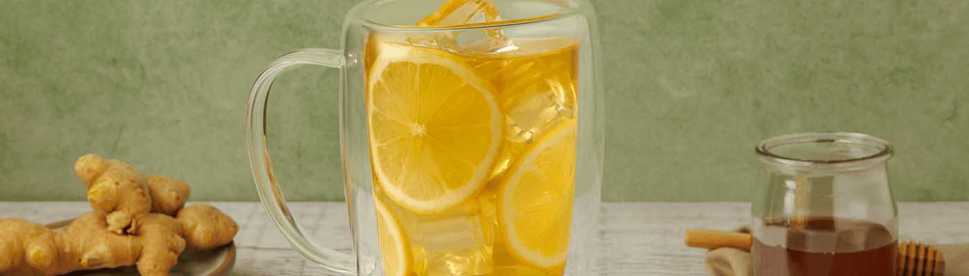 Té frío de cúrcuma, jengibre y limón desktop